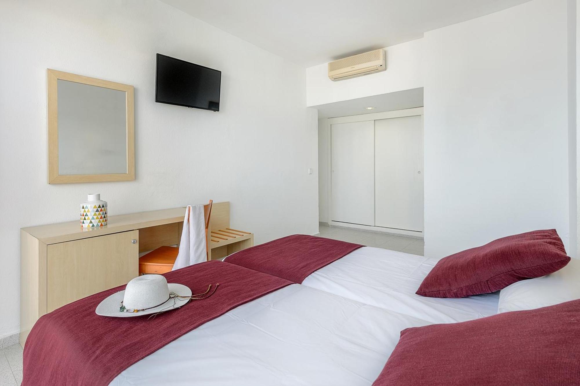 Hotel Vibra Riviera Сан-Антонио-Абад Экстерьер фото